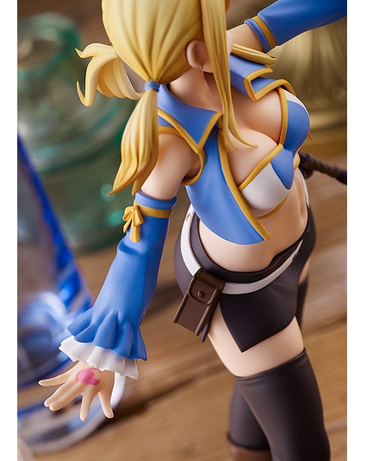 lucy heartfilia nendoroid