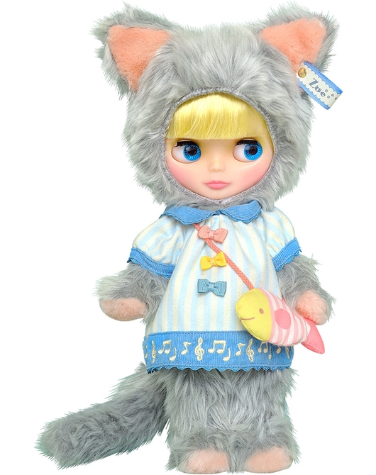 Blythe Zoe and Her Pet Fish