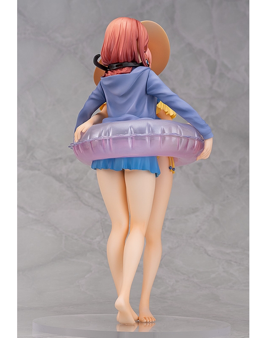 miku nakano swimsuit figure