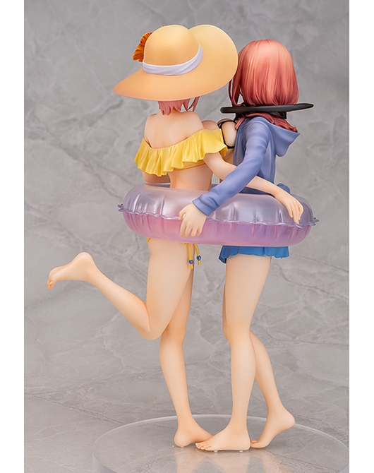 miku nakano swimsuit figure