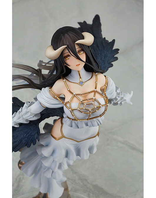 crunchyroll albedo figure