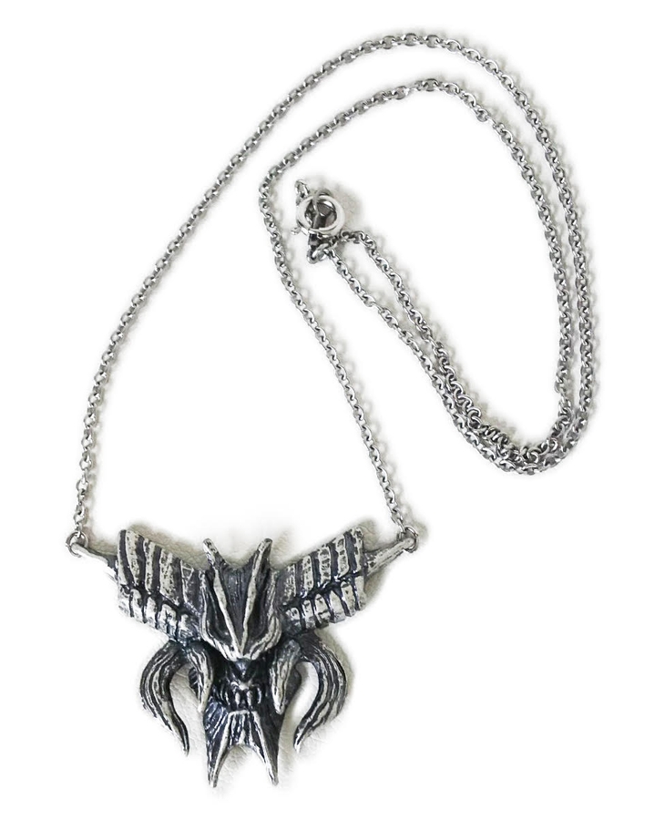 Devil May Cry 5×haraKIRI 魔人バージル フェイスペンダント | GOODSMILE ONLINE SHOP