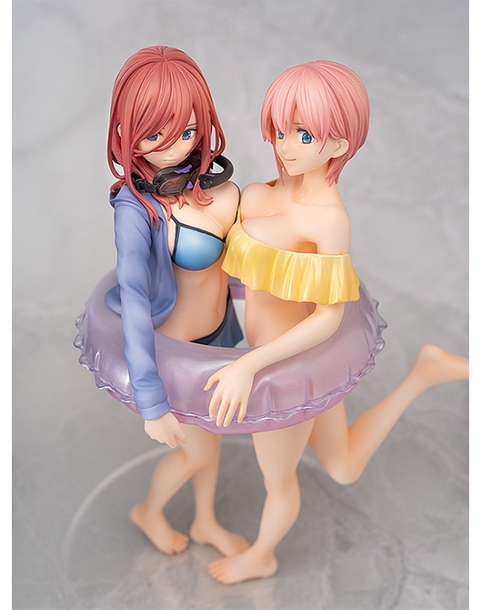 miku nakano swimsuit figure