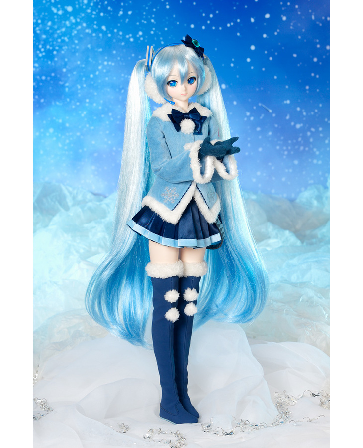 Dollfie Dream Snow Miku: 'Fluffy Coat' Outfit Set